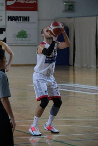 Il Bologna Basket 2016 domina la Virtus Imola nella "partita dei due campi".