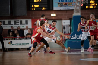 Pompea Mantova  -  Basket Ravenna OraS 74-75