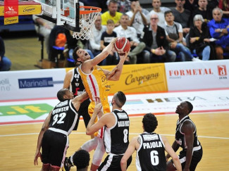 La Carpegna Prosciutto Basket Pesaro: Infortunio per Leonardo Totè.