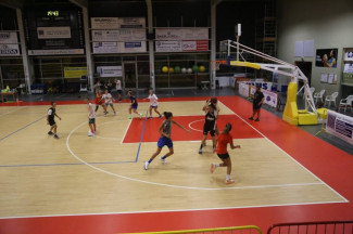 Magika Basket  Castel San Pietro  il passo..del Gambero : 1 avanti e 3 indietro