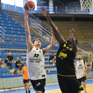 La Raggisolaris Tema Sinergie Faenza ospita Loreto Pesaro