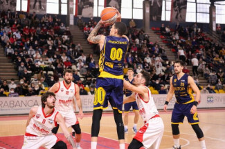 Riviera Banca Basket Rimini  Sutor Montegranaro 87-52