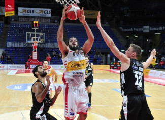 Carpegna Prosciutto Basket Pesaro - Dolomiti Energia Trentino 57-71