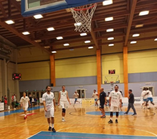 Basket Lugo parte piano, per chiudere poi sul 79 a 56