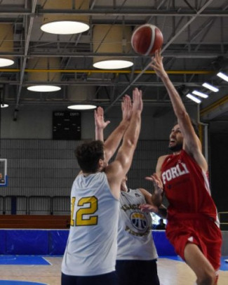 Pallacanestro 2.015 Unieuro Forl� - Benedetto XIV Sella Cento 86-94 (18-20, 40-48, 64-74, 86-94)