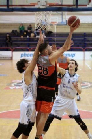 Ferrara Basket 2018  -   Baskérs Forlimpopoli  58-79  ( 11-15; 18-39; 38-66)