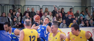 NTS Riviera Basket Rimini : prima casalinga contro Amca HS Varese .