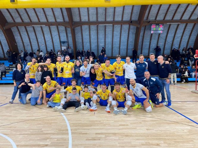 Stadium Mirandola – Ferramenta Astori Montichiari  (3-0) | (25-21; 25-19; 25-18)