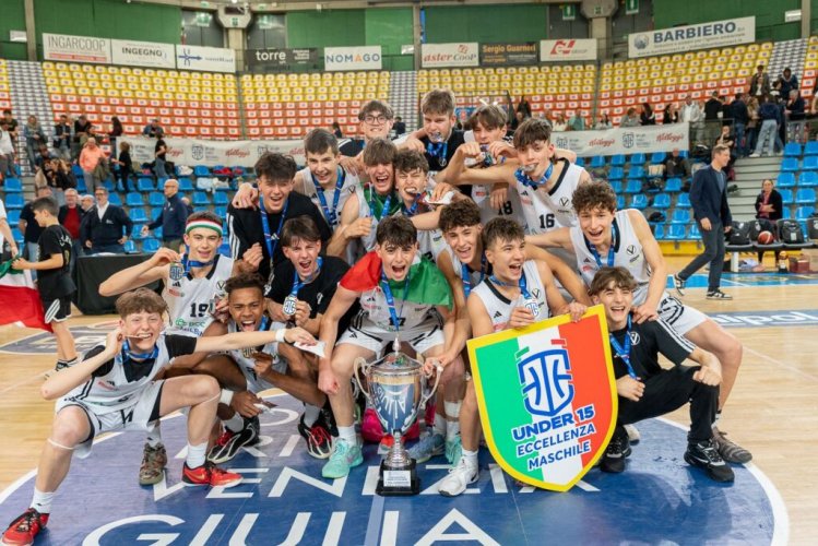 EmilBanca  Virtus Bologna - Orange 1 Basket Bassano 75-61