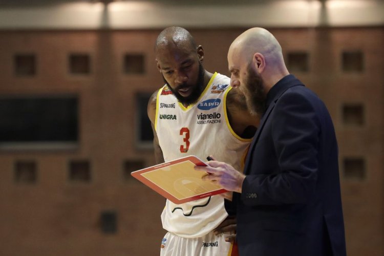 Basket Ravenna - Il prepartita di Roseto Sharks-OraS� Ravenna