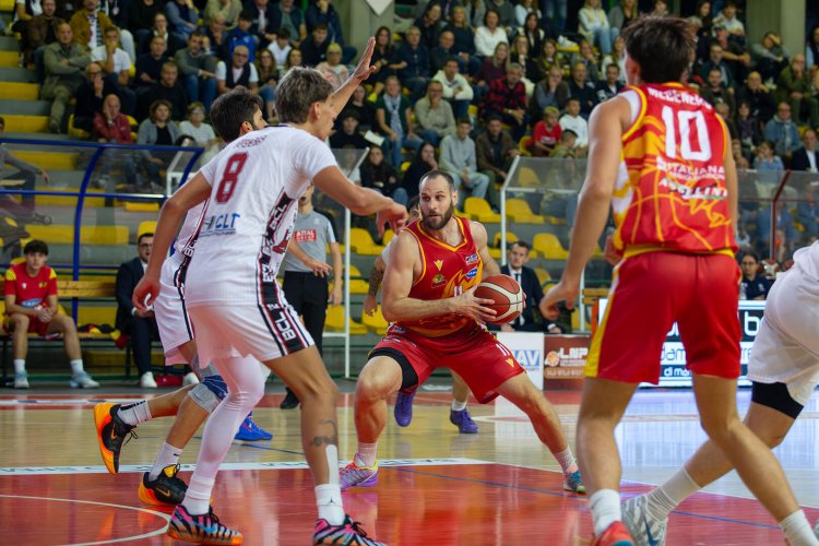 Basketball Club Lucca   vs OraS� Basket Ravenna : 85-68