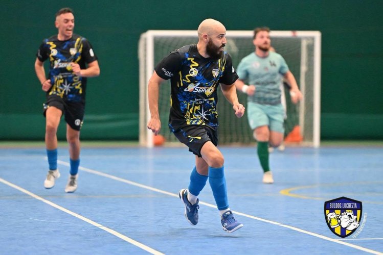 La Buldog  Lucrezia impegnata nel derby