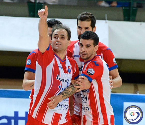 Coppa italia Futsal, è subito spettacolo: Pesaro e Napoli in semifinale