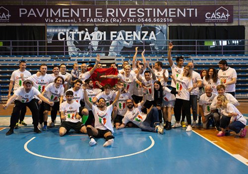 La Mernap Faenza festeggia la vittoria del campionato