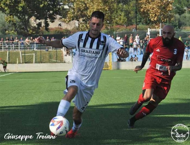Atletico Ascoli: A centrocampo rimane anche Mirco Severini