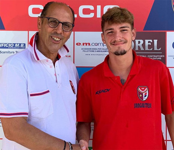 Il terzino destro Gennaro Carrano è un giocatore della Sangiustese