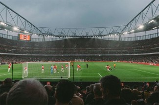 Calcio sotto le feste di fine anno: il fascino intramontabile delle gare di dicembre