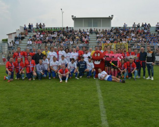 Calcio, spettacolo e grande pubblico per “Il cuore di Carpaneto” con Gabibbo e nazionale calcio Tv