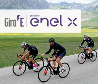 In sella alle bici elettriche sulle strade del giro d’italia, parte da Lugo l’ottava tappa del giro E