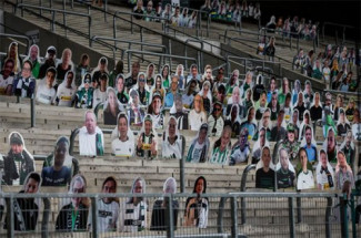 Il calcio al tempo del Coronavirus: i tifosi relegati davanti alla TV