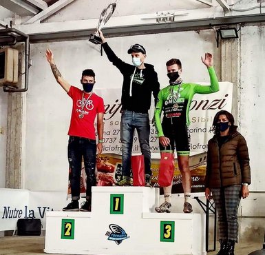 Bike Therapy trionfa a Camerino: impresa di Rocchetti