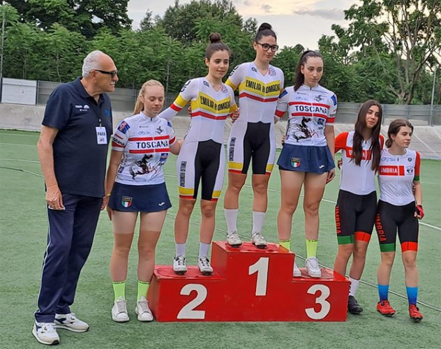 Bft Burzoni VO2 Team Pink protagonista con le 'panterine' in pista a Firenze