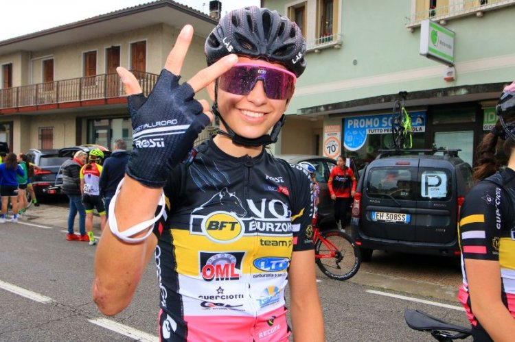Eleonora La Bella (Bft Burzoni VO2 Team Pink) sul podio a Maser