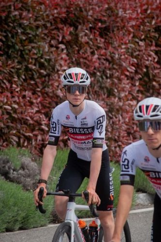 Ciclismo, Nicola Zumsteg (Team Biesse Carrera Premac) sul podio al Memorial Giordano Mignolli