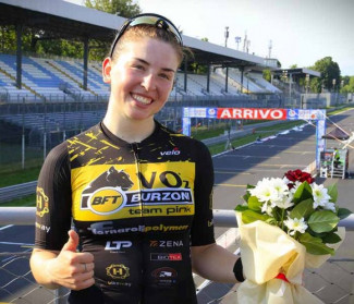 Agata Campana (Bft Burzoni VO2 Team Pink) sfreccia all'autodromo di Monza