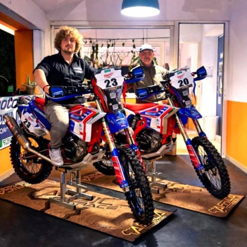 Moto fuoristrada/ Mirco e Tommy Bettini, padre e figlio, all'Africa Eco Race