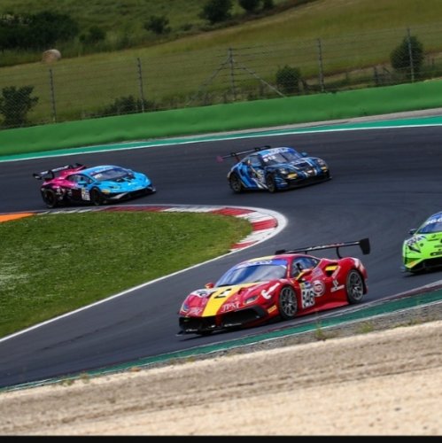 AUTOMOBILISMO  Riccardo Panicci brilla al debutto nel Campionato Italiano GT S