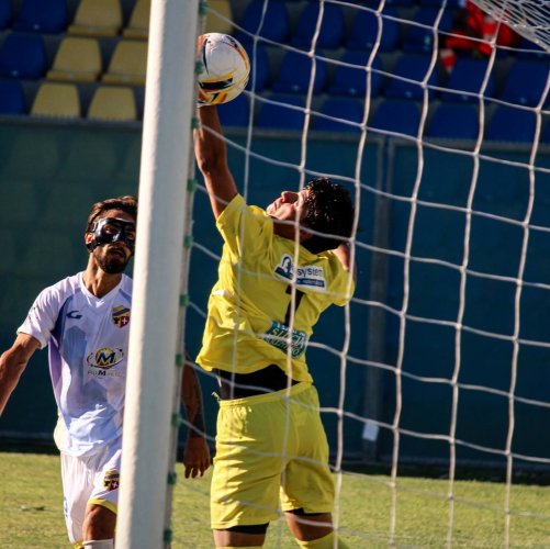 Fermana all�assalto della Fermignanese, ancora imbattuta e senza gol subiti