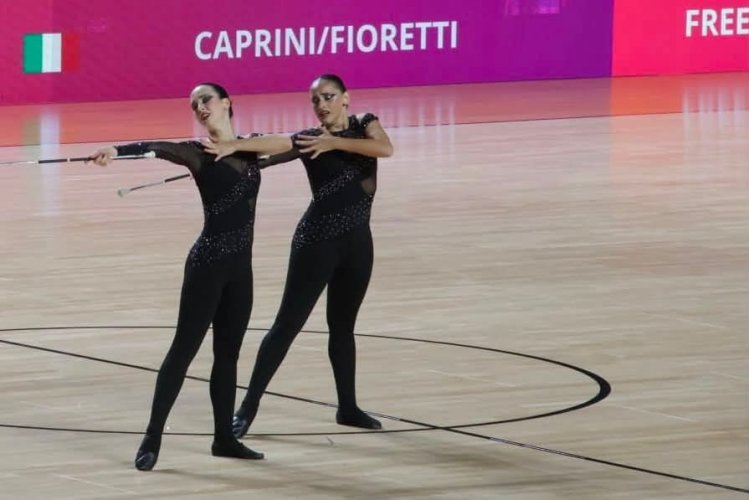 La LG2 Vallesina Twirling di Moie incanta al mondiale di Parigi