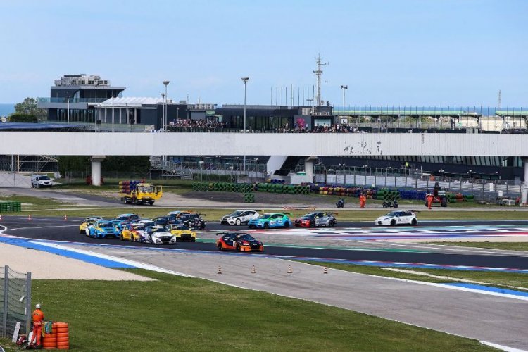 A Misano Circuit  scatta la stagione 2025 degli ACI Racing  Weekend