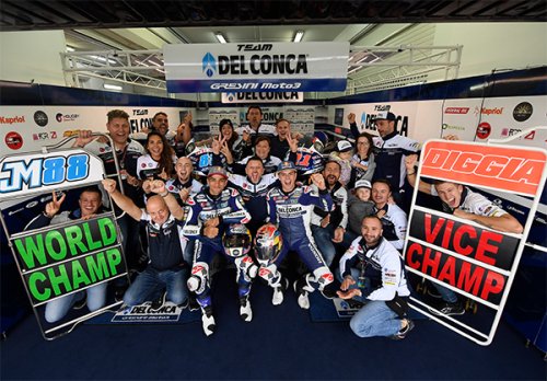 Valencia magica: storica doppietta mondiale per il team Del Conca Gresini