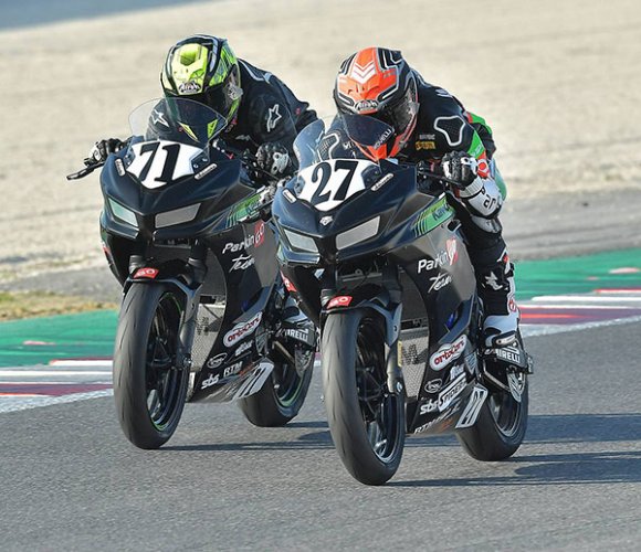 CIV Misano A.: Filippo Rovelli e Tom Edwards dominano Gara 1 con ParkinGO Team Kawasaki