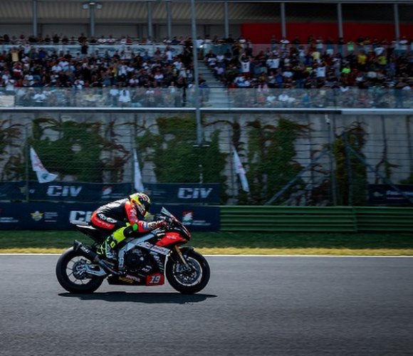 Bernardi (Superbike) e Mercandelli (Supersport 600NG) vincono a Vallelunga