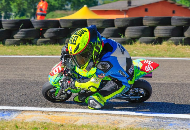 Valentino inizia bene