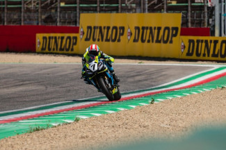 Dunlop CIV: a Imola triplete di Mantovani (Supersport)   e doppietta di Cavalieri (Superbike)