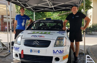 Massimo Turrini brinda sul podio del Rally di Salsomaggiore