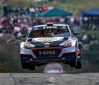Giacomelli (heritage), Calzolari (historic), Neuville (wrc) e Romagna (myth) leaders dopo giorno 2 a Rallylegend 2019