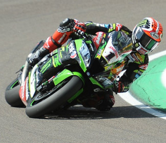 SBK | Barcellona 2020 gara-1: Rea imprendibile dalla pole, spavento Bautista