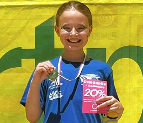 Ludovica Bambi trionfa nel Solo per Esordienti ai Campionati nazionali Uisp di nuoto artistico.