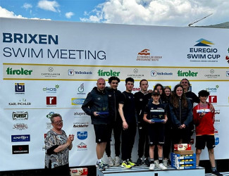 Il nuoto riccionese regala emozioni a Bressanone
