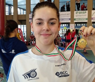 Nicole Scalini (Centro Sub Nuoto Faenza) brilla al Trofeo Città di Imola nei 100 e 200 farfalla