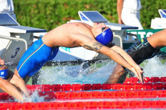 Medaglia di bronzo nei 50 dorso per Michele Busa al Campionato Italiano di nuoto.