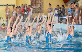Da venerdì 14 febbraio a ravenna il trofeo nazionale di nuoto sincronizzato «kinder joy of moving»