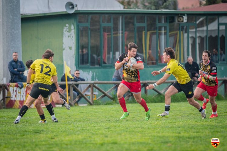La Fiorini Pesaro Rugby festeggia la vittoria con Viadana