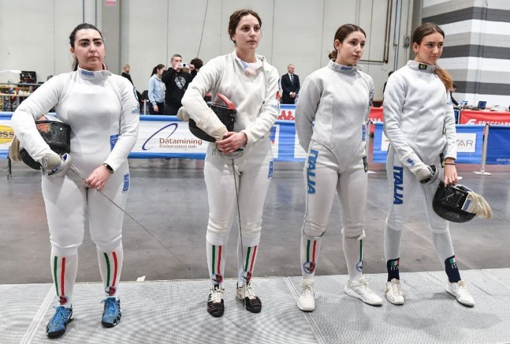 Nei Campionati italiani a squadre a Piacenza il Circolo "Pettorelli" difende la B1 nella spada femminile
