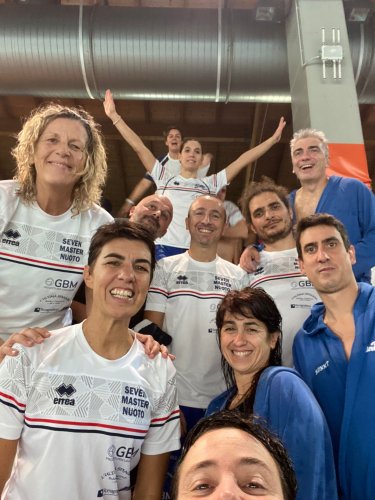 Esordio con i fiocchi per gli atleti Seven Master Nuoto:11 ori 13 argenti 10 bronzi